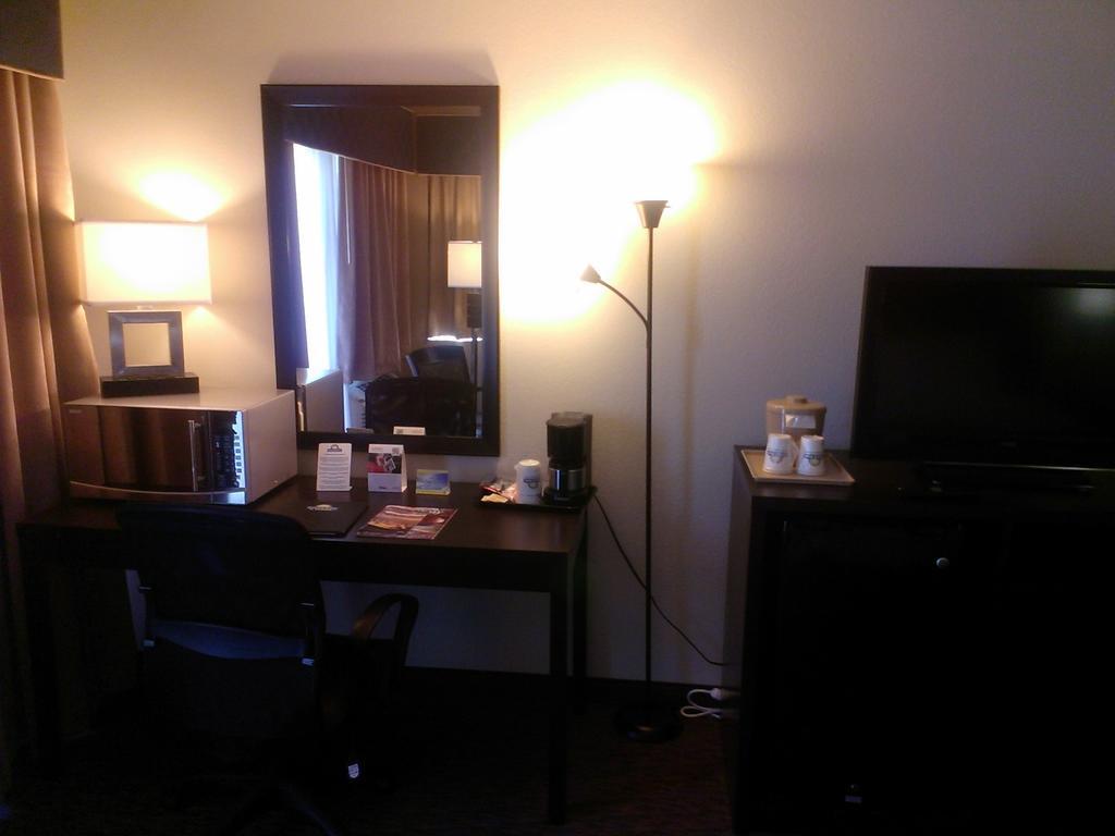 Days Inn & Suites By Wyndham Page Lake Powell Экстерьер фото
