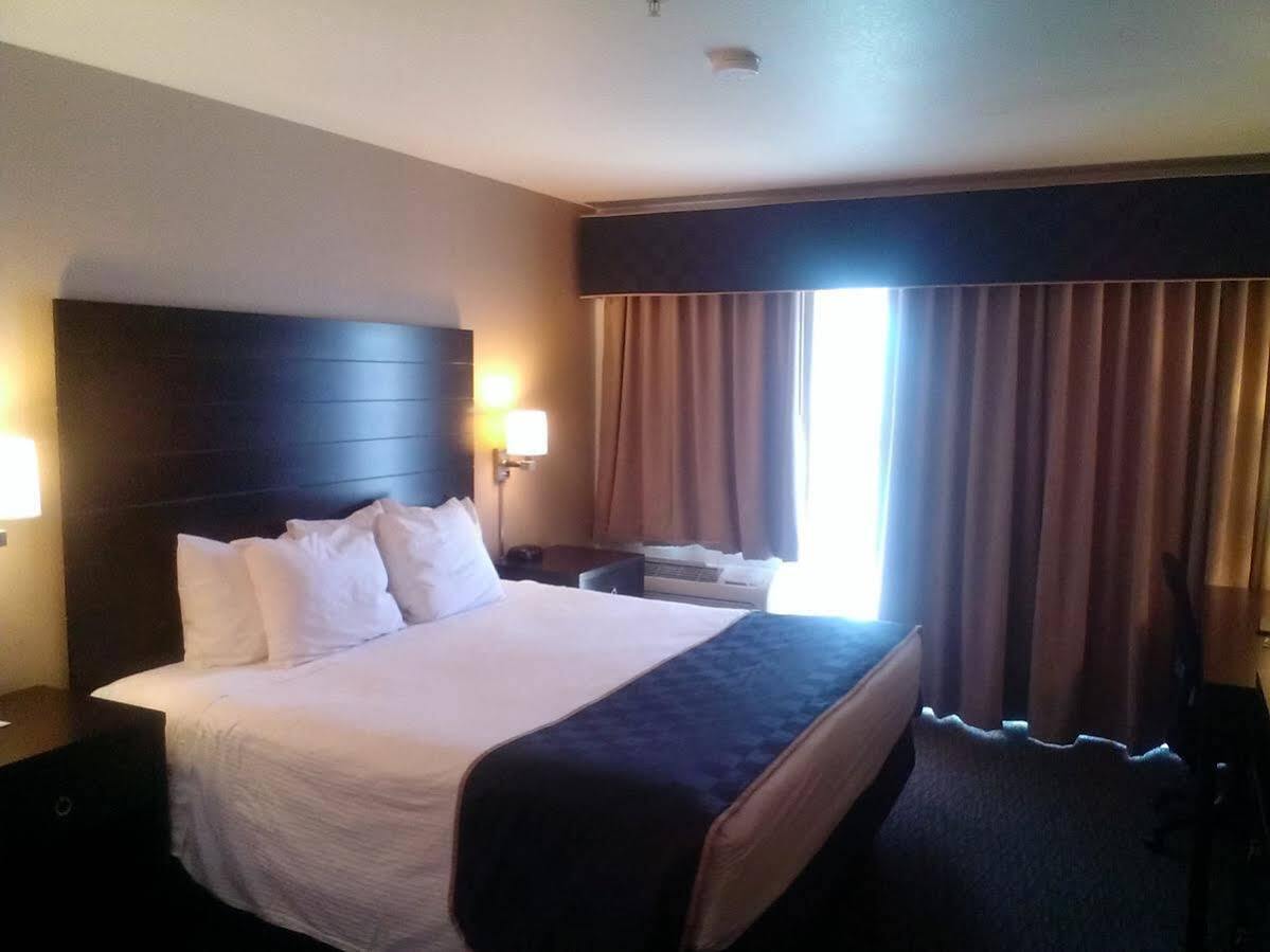 Days Inn & Suites By Wyndham Page Lake Powell Экстерьер фото